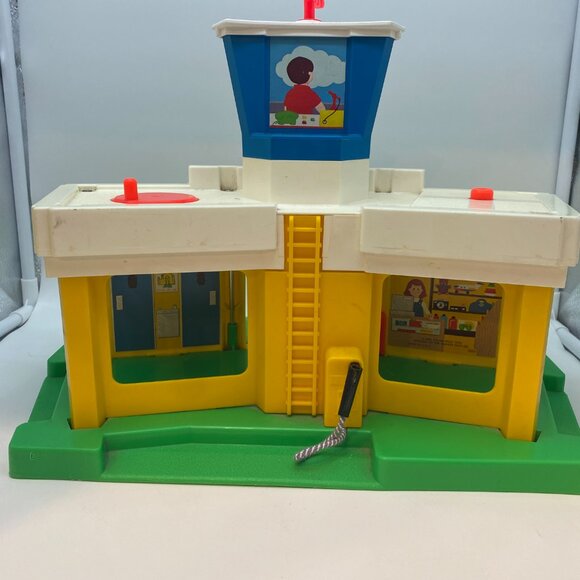 1980 Fisher-Price Play Family Airport Terminal #2502 - Picture 5 of 7